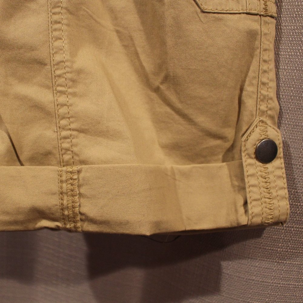 Lee Capris - Picture 3 of 10